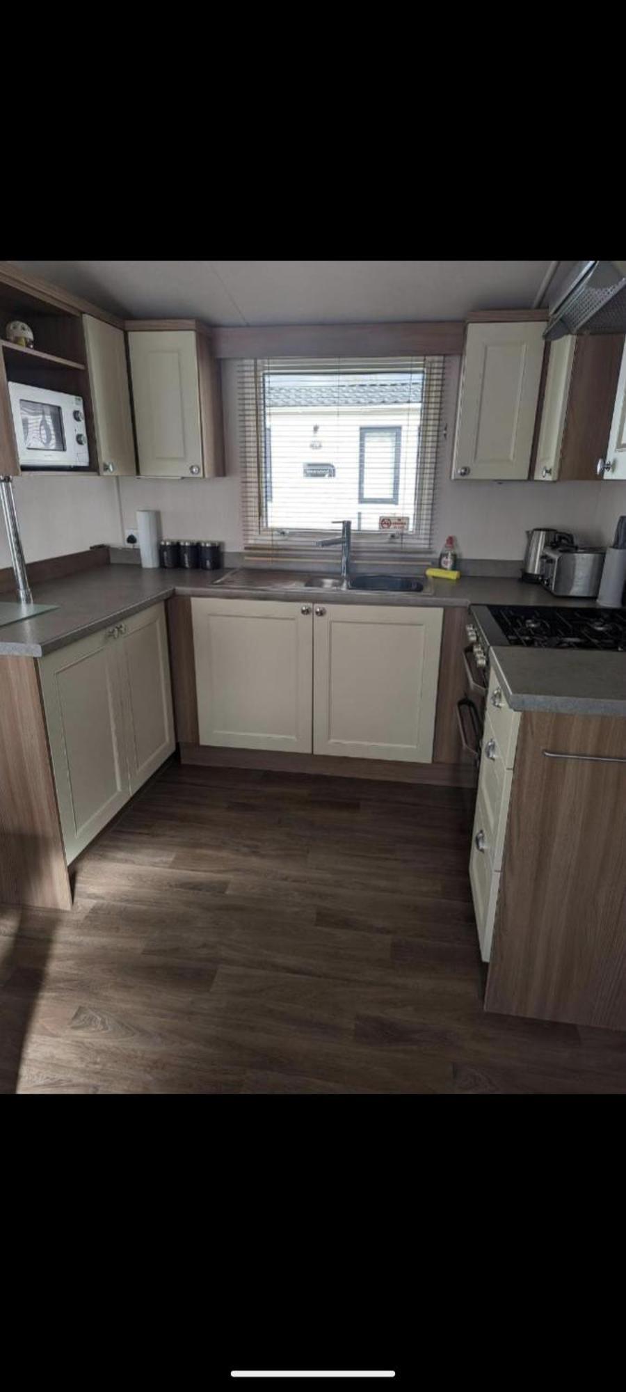 Swift Holidays At Combe Haven Holiday Park Hastings Bilik gambar
